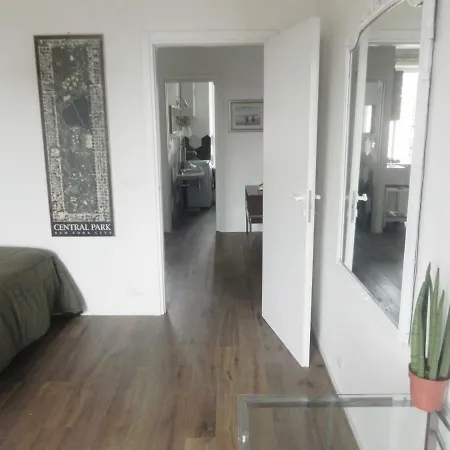Apartman Line-up
